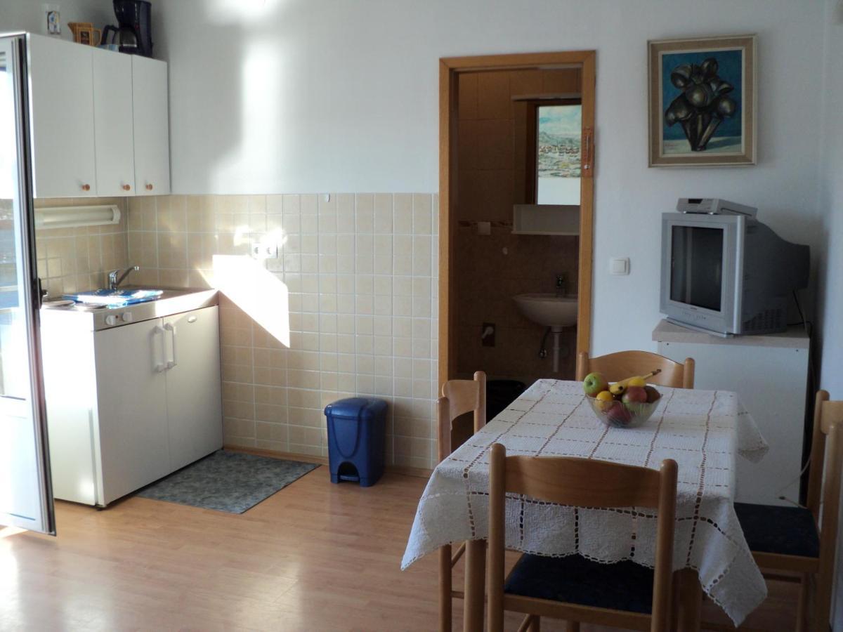 Apartments Rubinic Jelsa  Extérieur photo