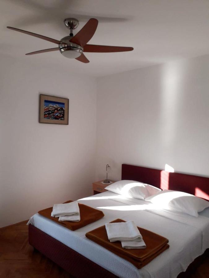 Apartments Rubinic Jelsa  Extérieur photo