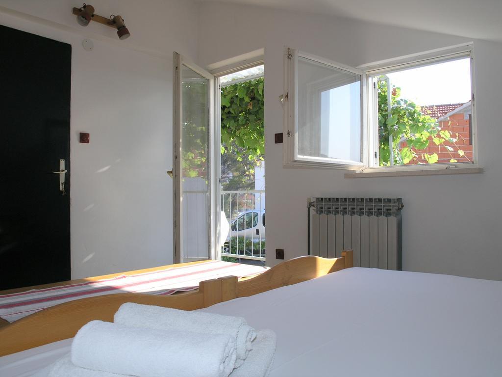 Apartments Rubinic Jelsa  Chambre photo