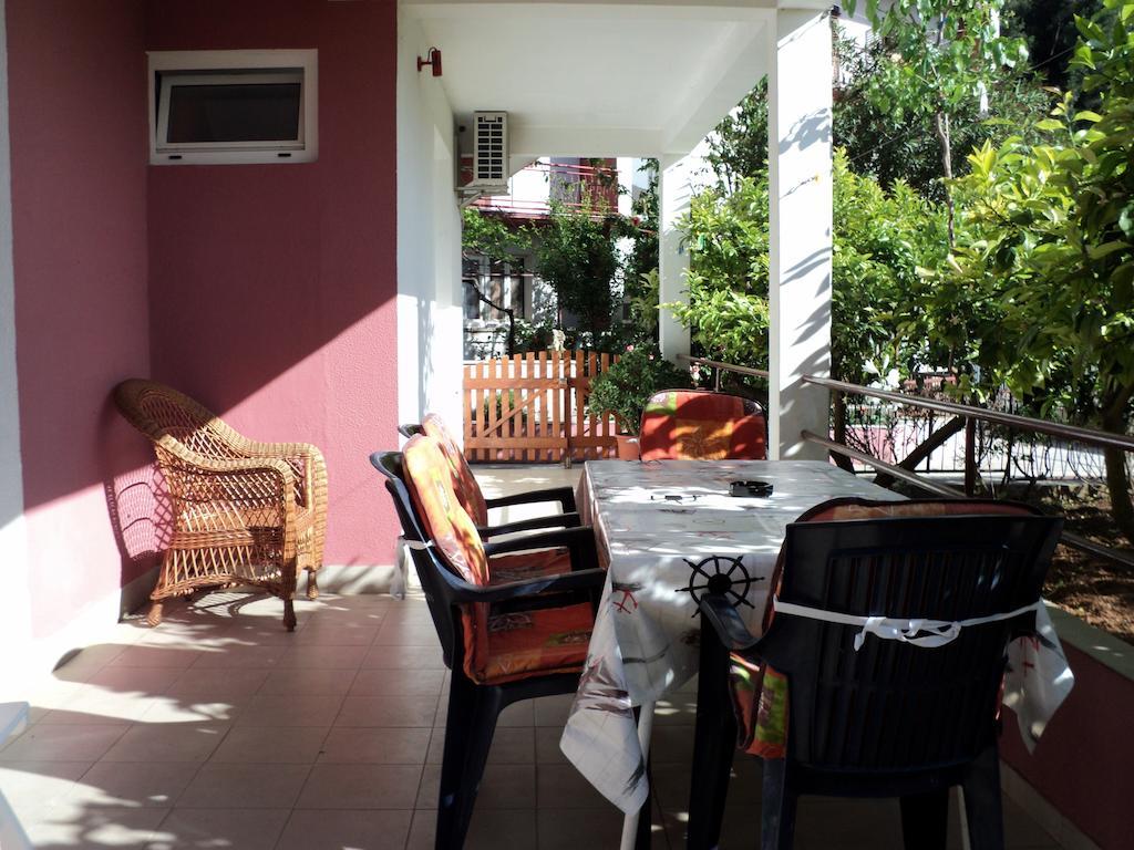 Apartments Rubinic Jelsa  Chambre photo
