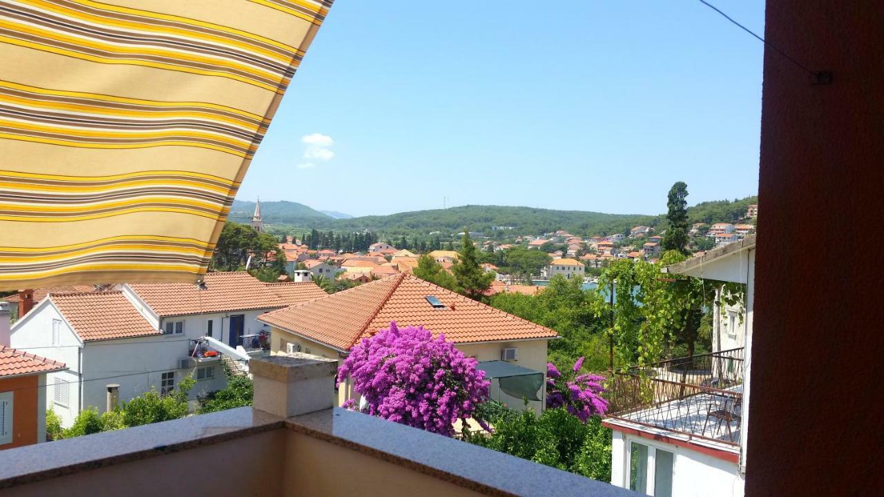 Apartments Rubinic Jelsa  Extérieur photo